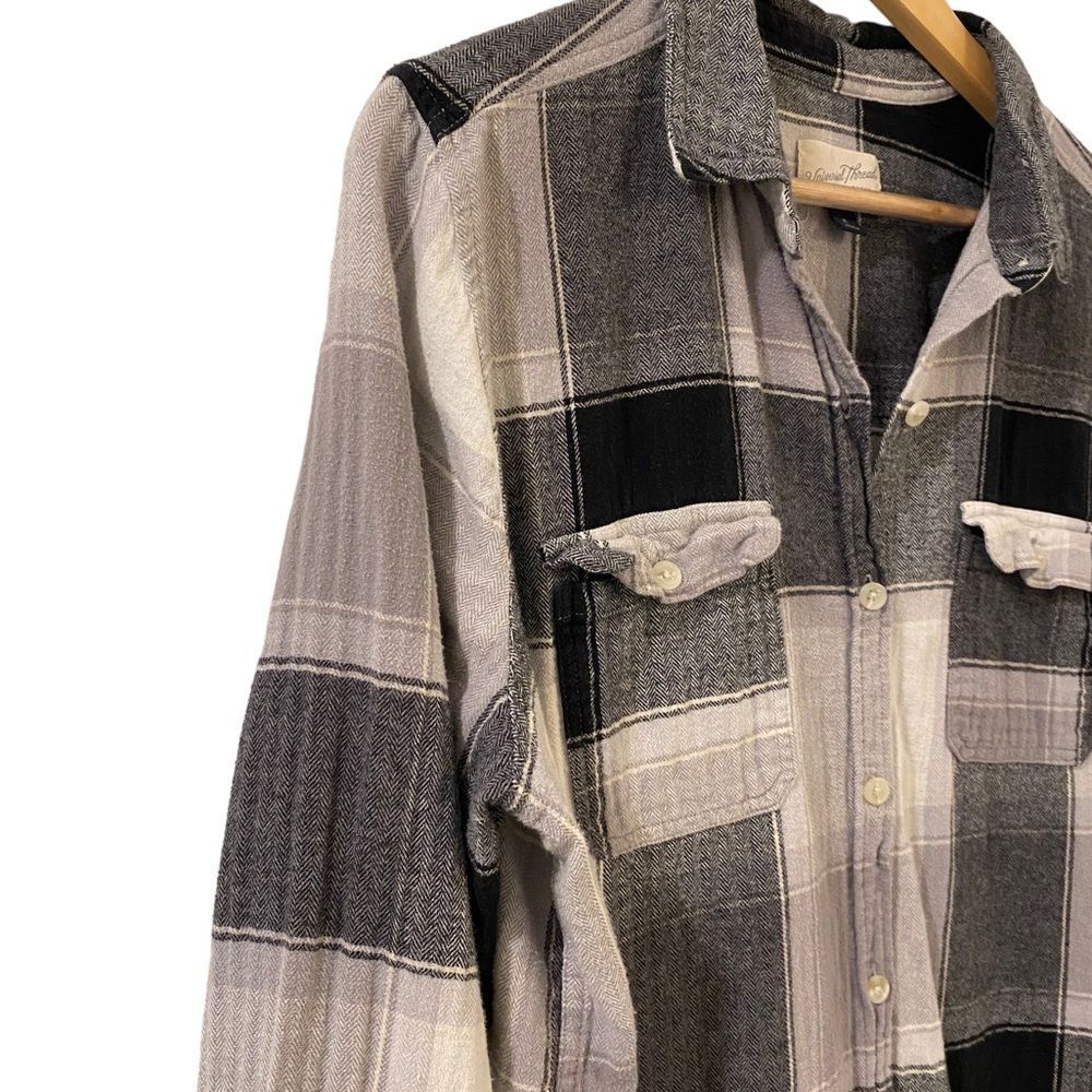 (Sold)UNIVERSAL THREAD buffalo plaid long sleeve button down Shirt, Size XL - Picture 4 of 9